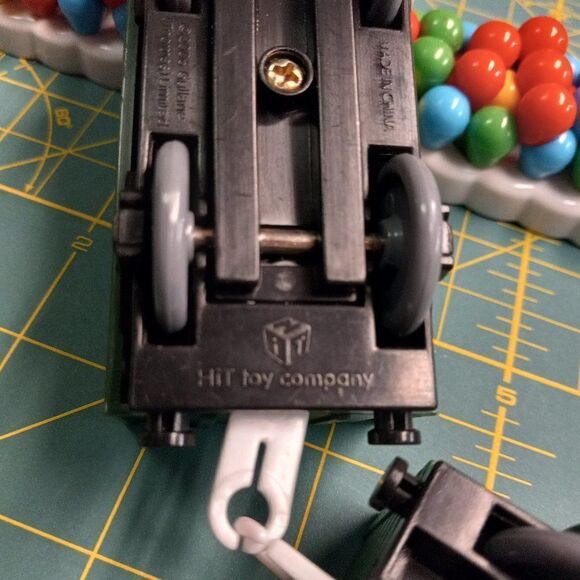 Track Master Engine Rosie and Green Balloon trucks - Picture 6 of 9